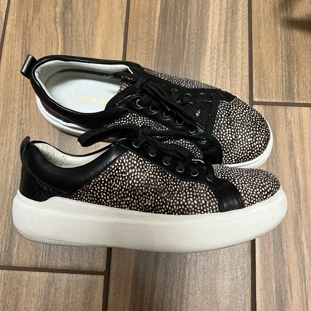 Trask Black and White Sneakers with Fashionable Design